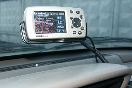 GPS-навигатор Garmin Ques в ночном режиме